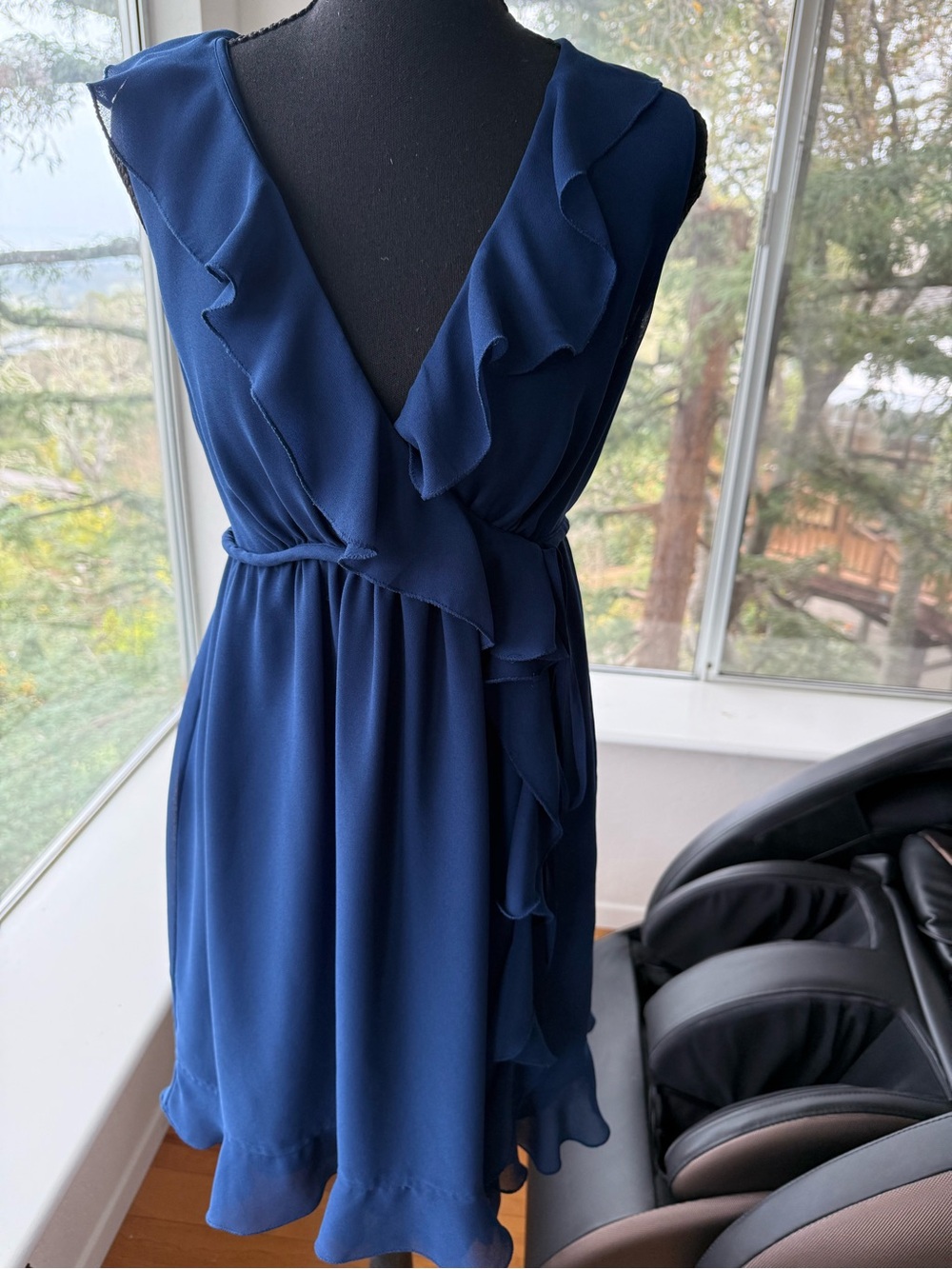 LIKE NEW Max Studio Navy Blue Ruffle Dress XS Summer Wedding Guest Cocktail - Picture 2 of 9